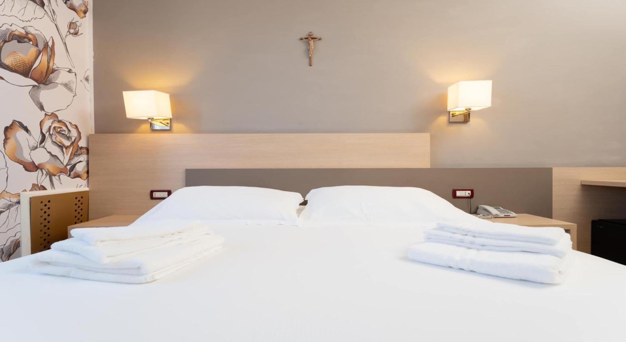 Hotel Delle Rose กาสเชีย ภายนอก รูปภาพ