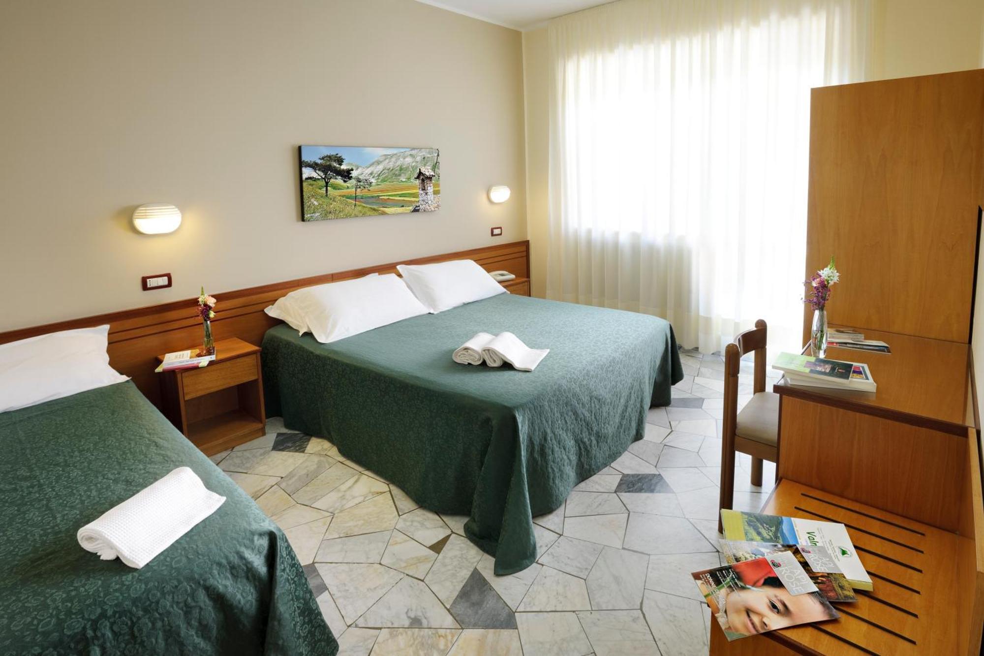 Hotel Delle Rose กาสเชีย ภายนอก รูปภาพ