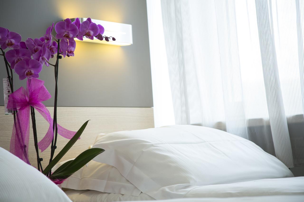 Hotel Delle Rose กาสเชีย ภายนอก รูปภาพ
